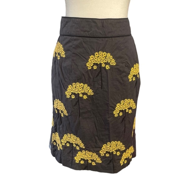 Anthropology Floreat Embodied Yellow Flowers size 2 - Picture 3 of 9
